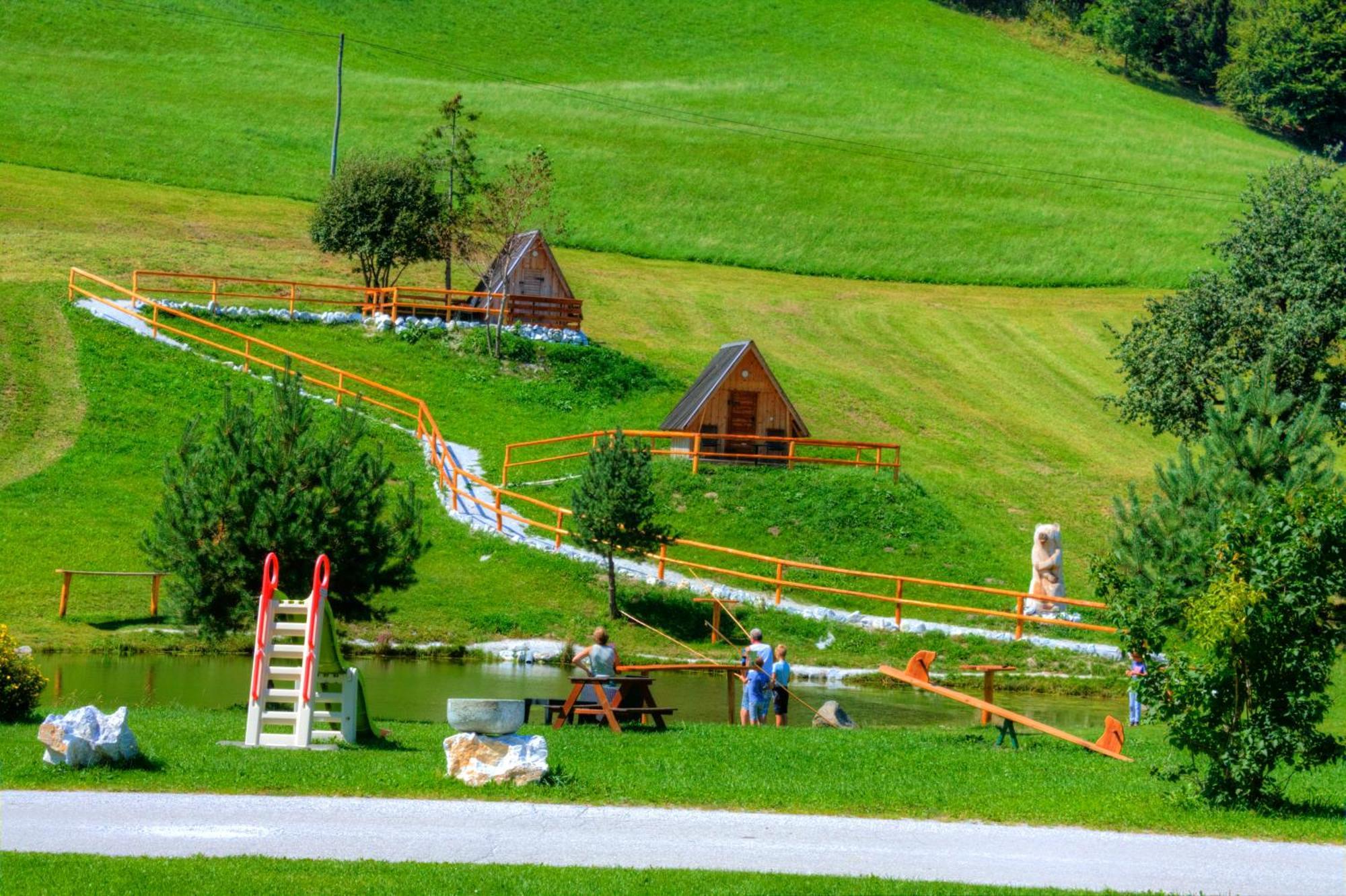 Wooden Chalet - Homestead Vrhovc Zelezniki Buitenkant foto